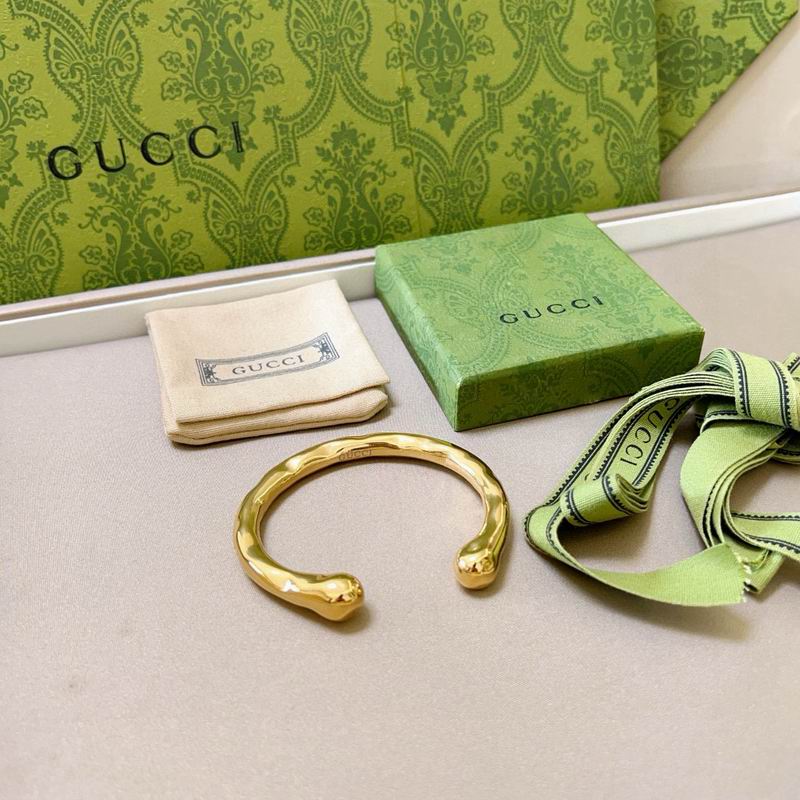 Gucci Bracelet 10yxx25